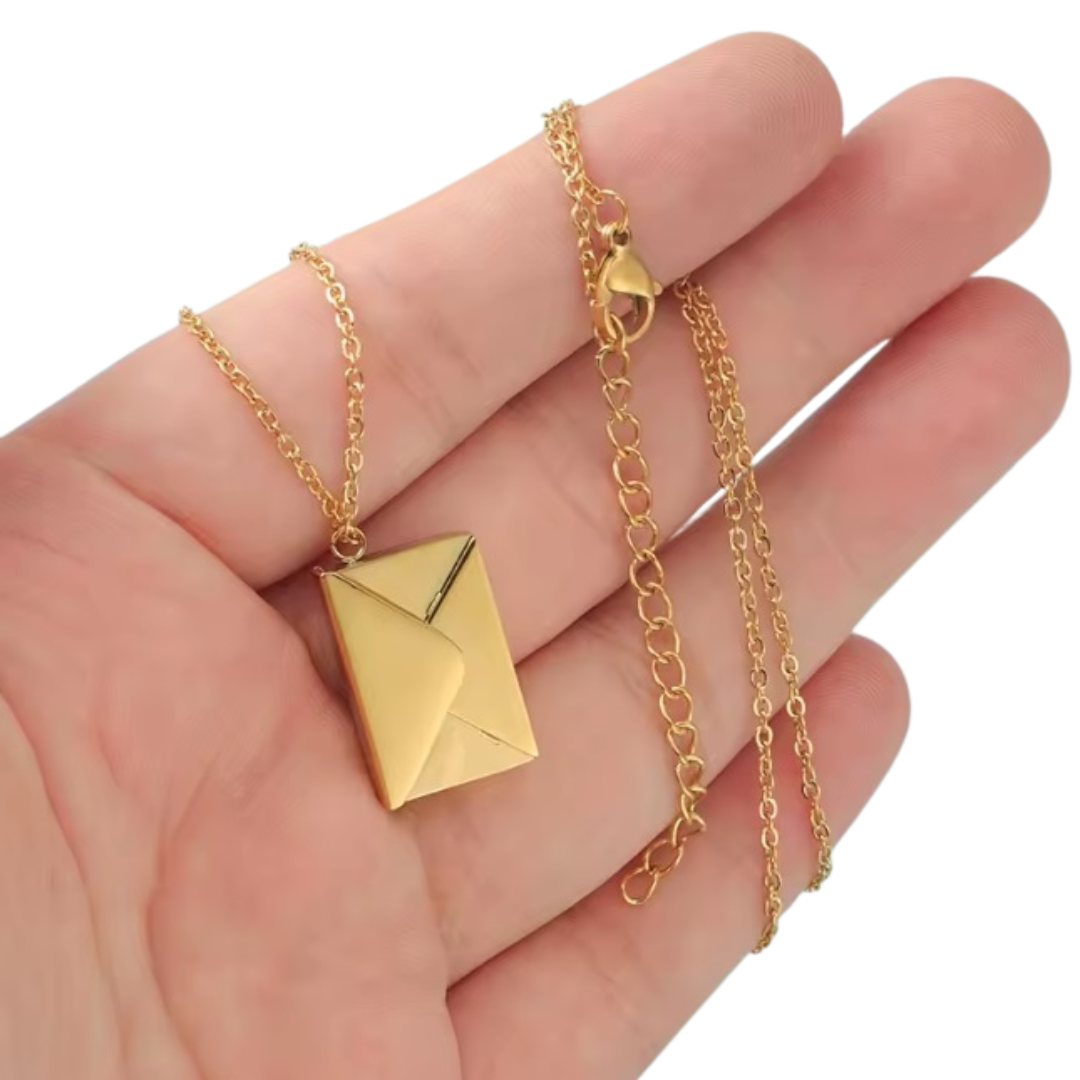 златисто колие от стомана с имена или послание на ръка