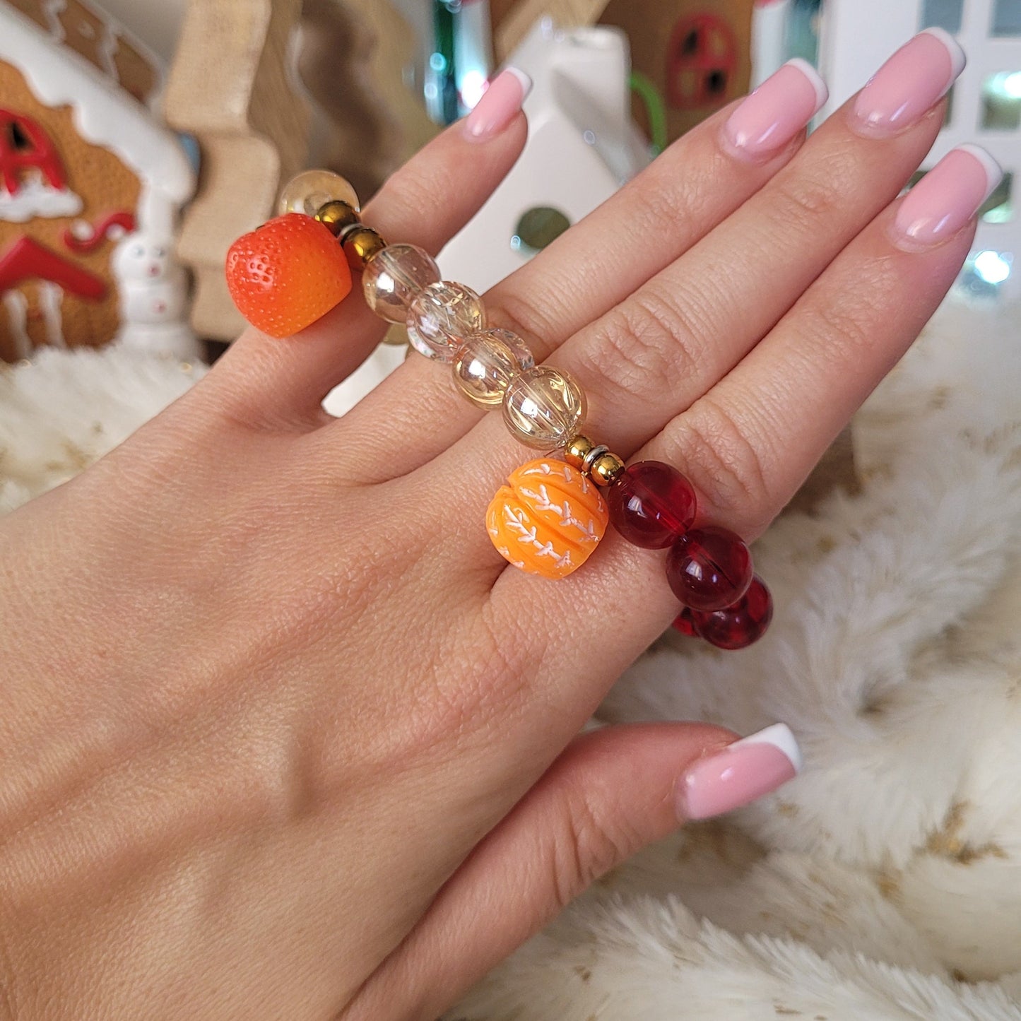 гривна с камъни с мандаринки - подарък за жена за Коледа