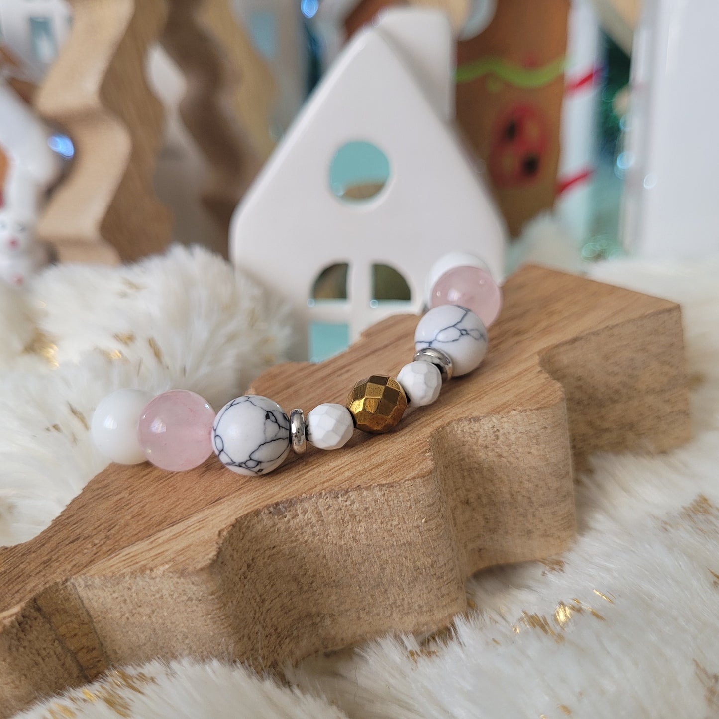 гривна от естествени камъни - подарък за Коледа за жена