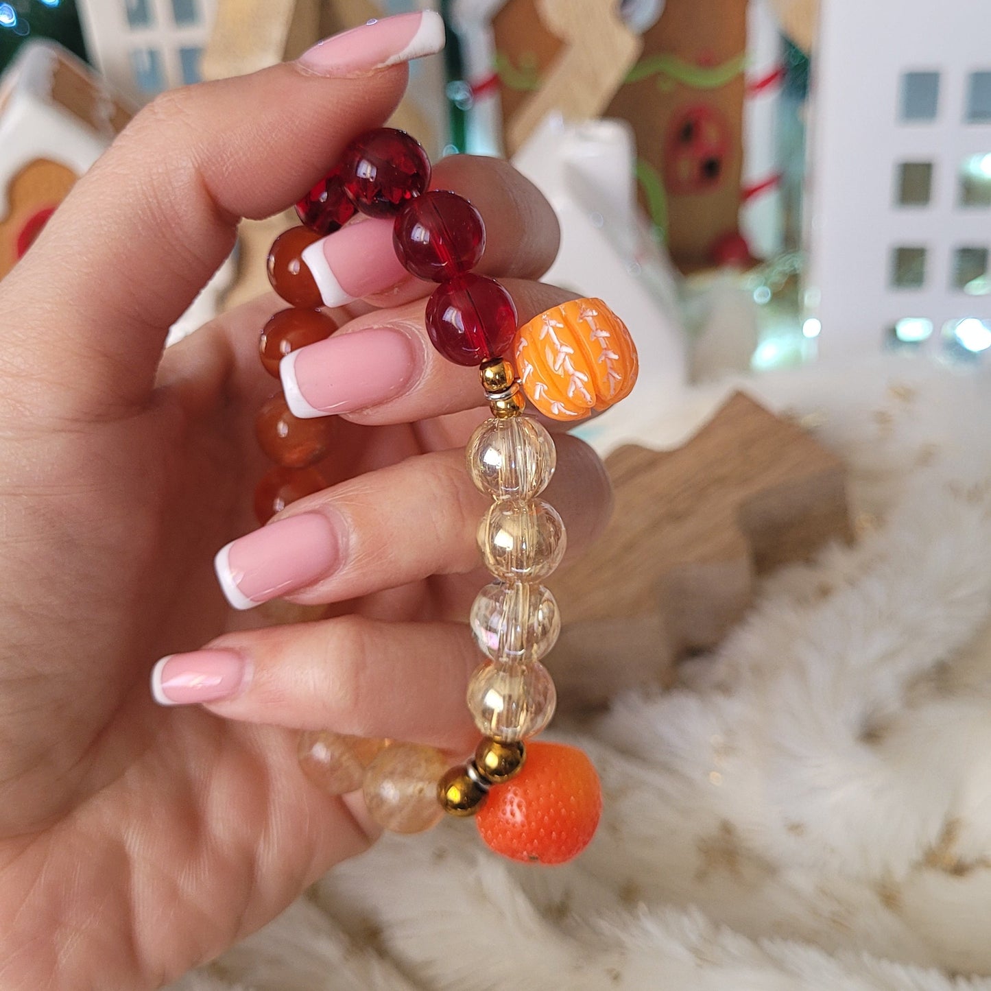 дамска гривна с камъни - подарък за Коледа