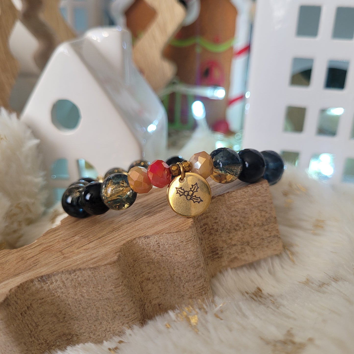 дамска гривна с камъни - подарък за Коледа